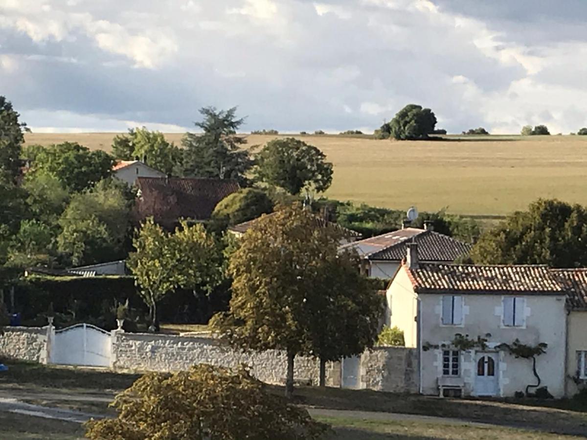 La Maison De Josephine Montignac-Charente Exterior foto
